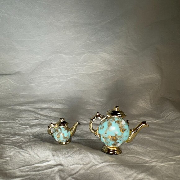Miniature Turquoise & Gold Teapot Label Brooch Pin Set 2 sizes nice weight - Picture 5 of 7